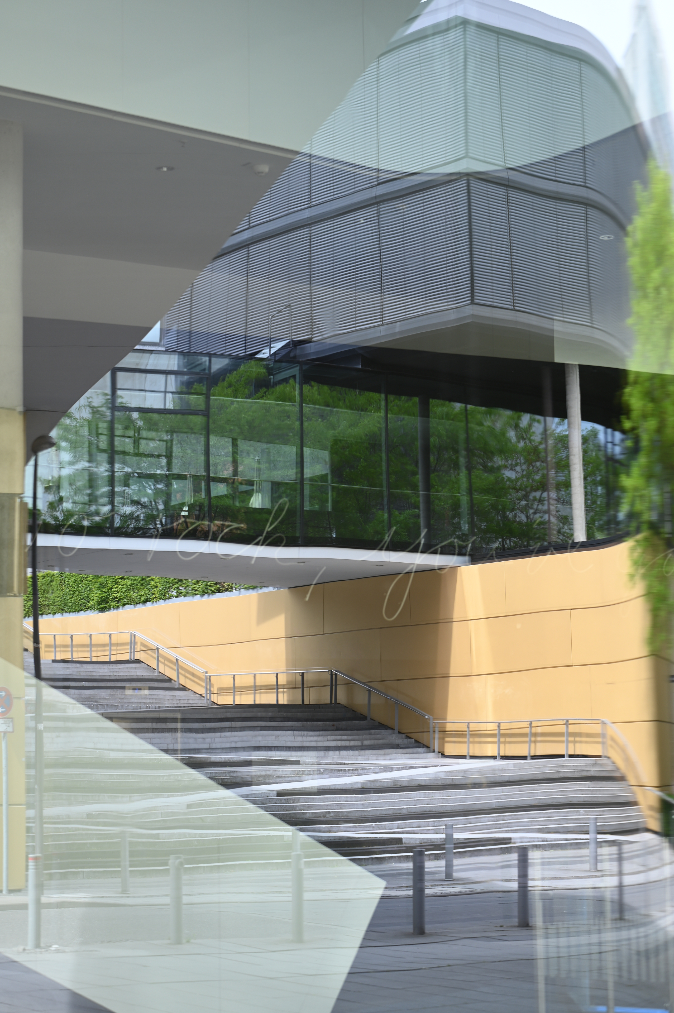 Spiegelung Aachen-Münchener Treppe